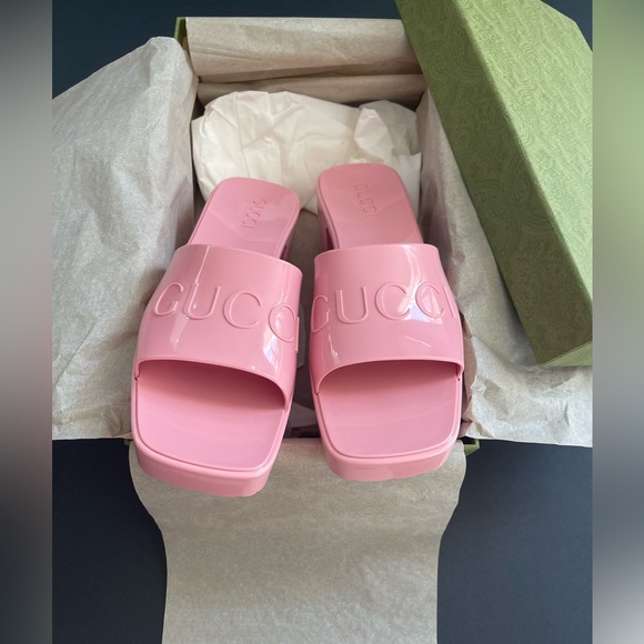 Gucci Shoes - GUCCI
Rubber Gucci Logo Womens Platform 20/60mm Slide Sandals 39 Wild Ro…